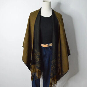oversized shawl poncho reversible green black Sz OS - no brand or fabric tag